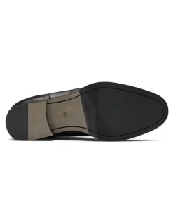 Aquila Dakota Leather Chelsea Boots in Black