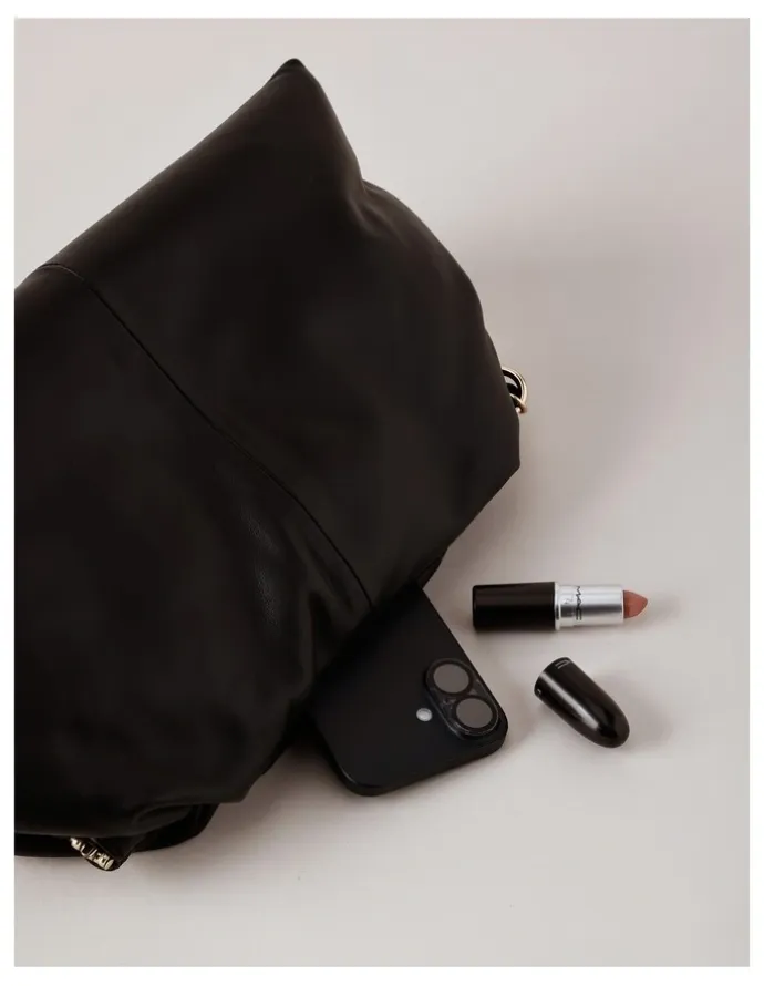 Basque Andrea Leather Clutch Bag in Black