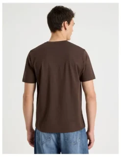 Grab Crew Neck T-Shirt in Brown