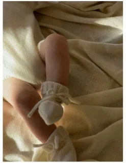 Heirloom Cashmere Cashmere Baby Booties in Cream