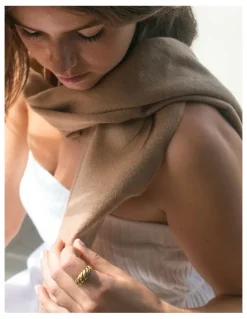 Heirloom Cashmere Cashmere Woven Scarf in Camel