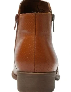 Wide Steps Lorenzo Leather Boots in Mid Brown