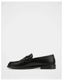 Wittner Brody Leather Loafer in Black
